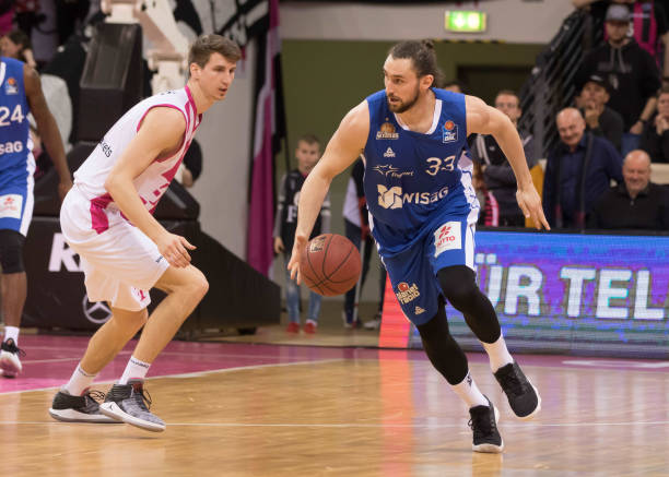 击与外线极 击与外线极